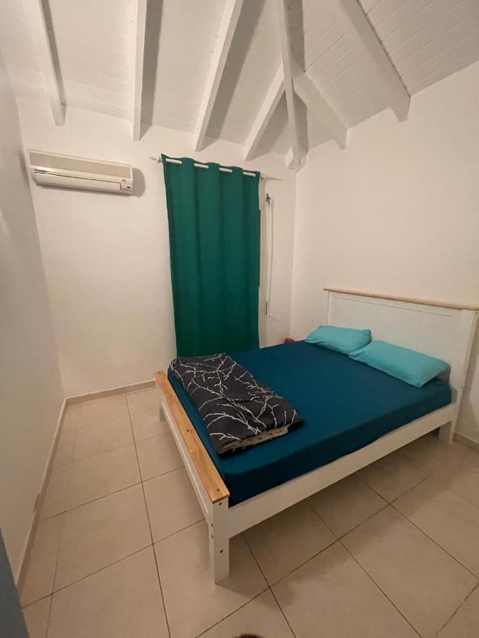 2 Bedroom Apt With Breathtaking View Oyster Pond Buitenkant foto